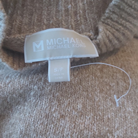 Michael Kors sweater SM - Picture 4 of 4